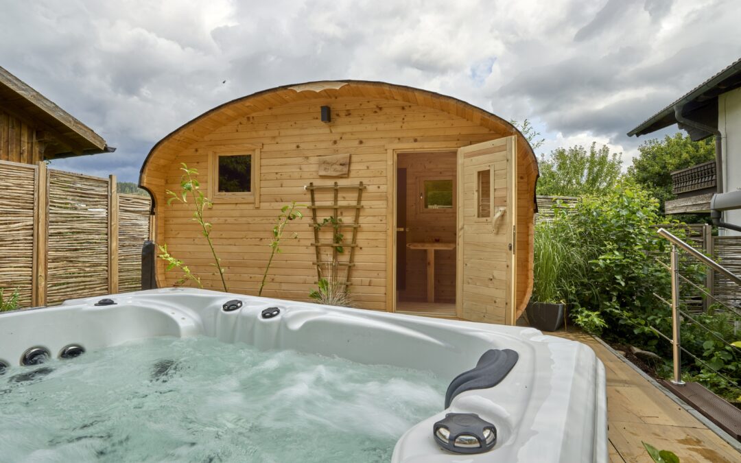 Sauna und Whirlpool